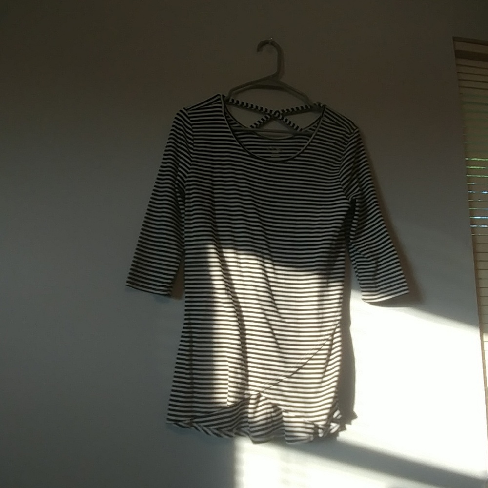 Striped mid sleeve sweater